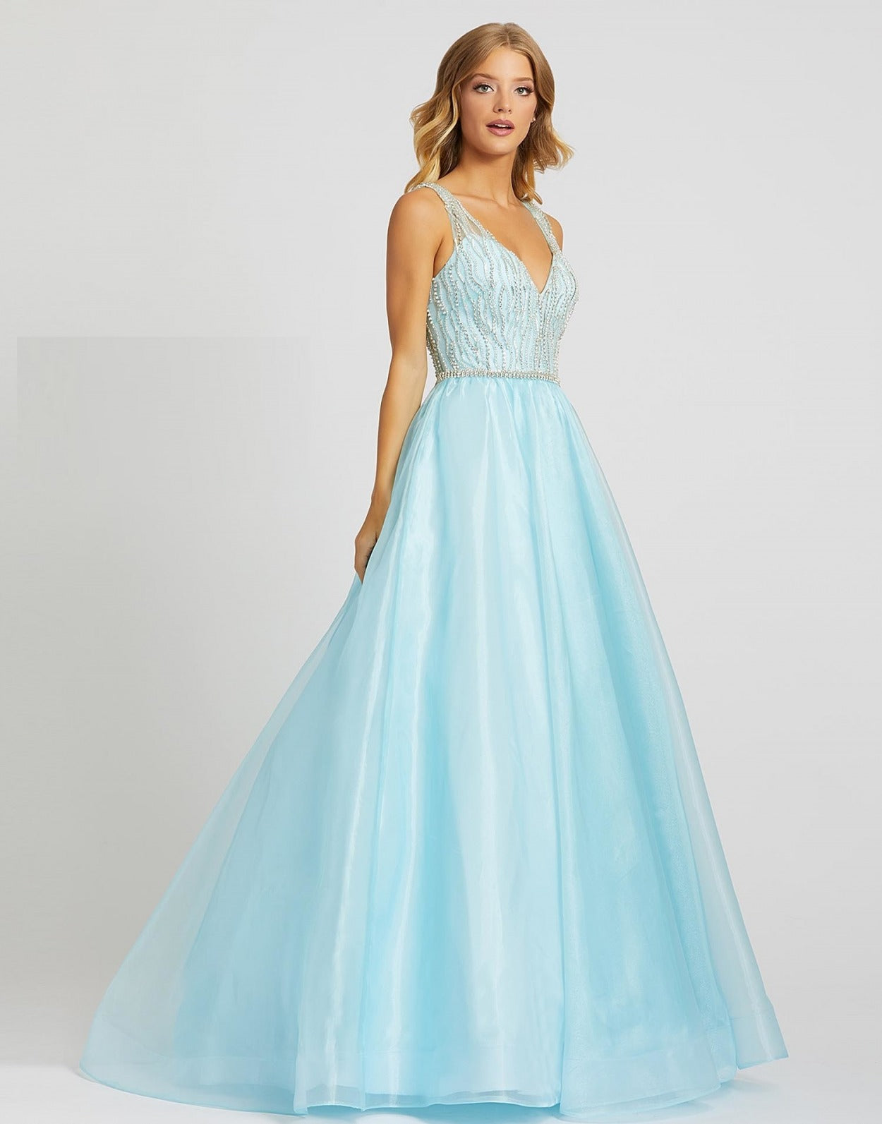 Vestido De Festa Longo Bordado Decote V Saia Fluída Mac Duggal