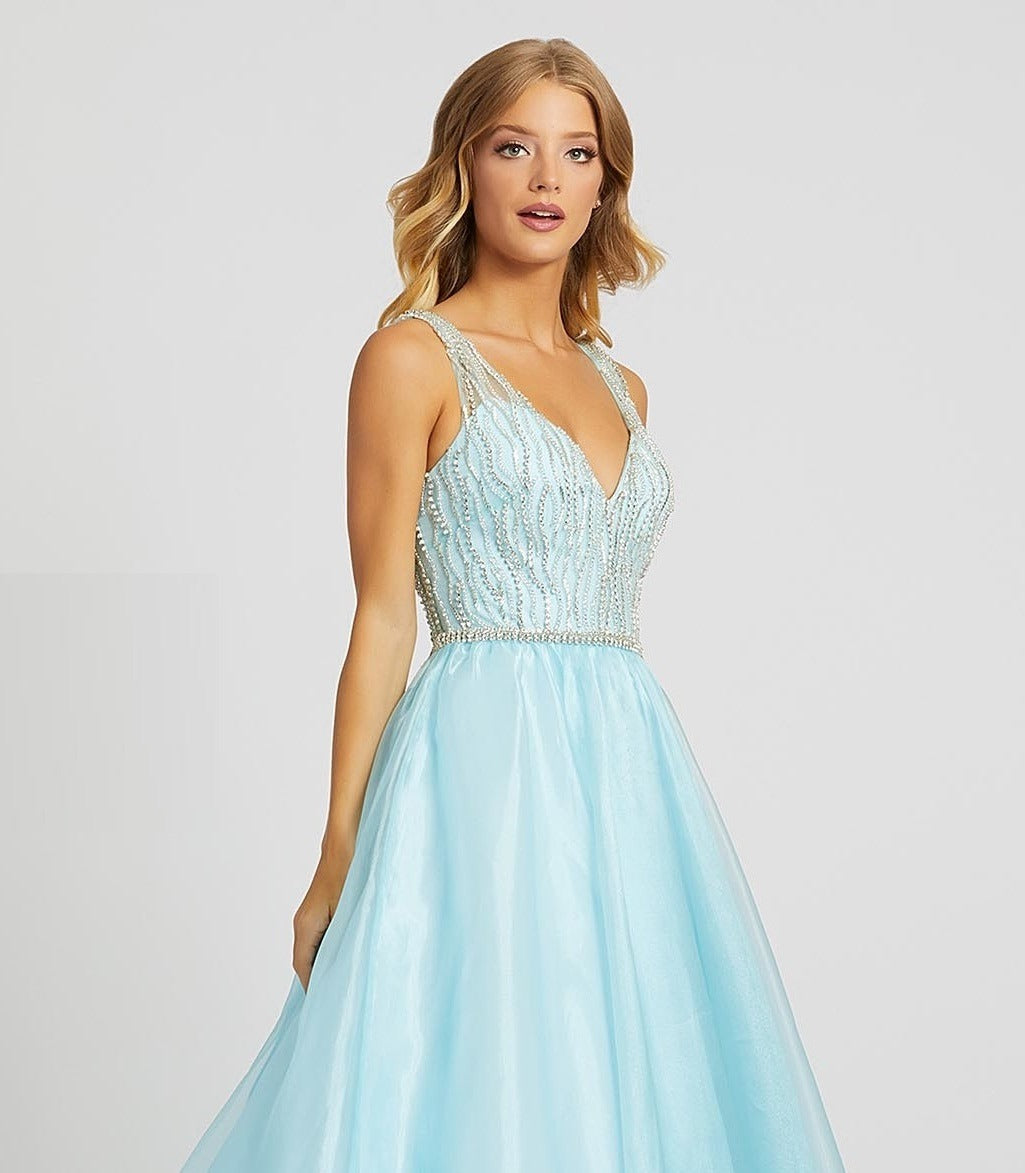 Vestido De Festa Longo Bordado Decote V Saia Fluída Mac Duggal