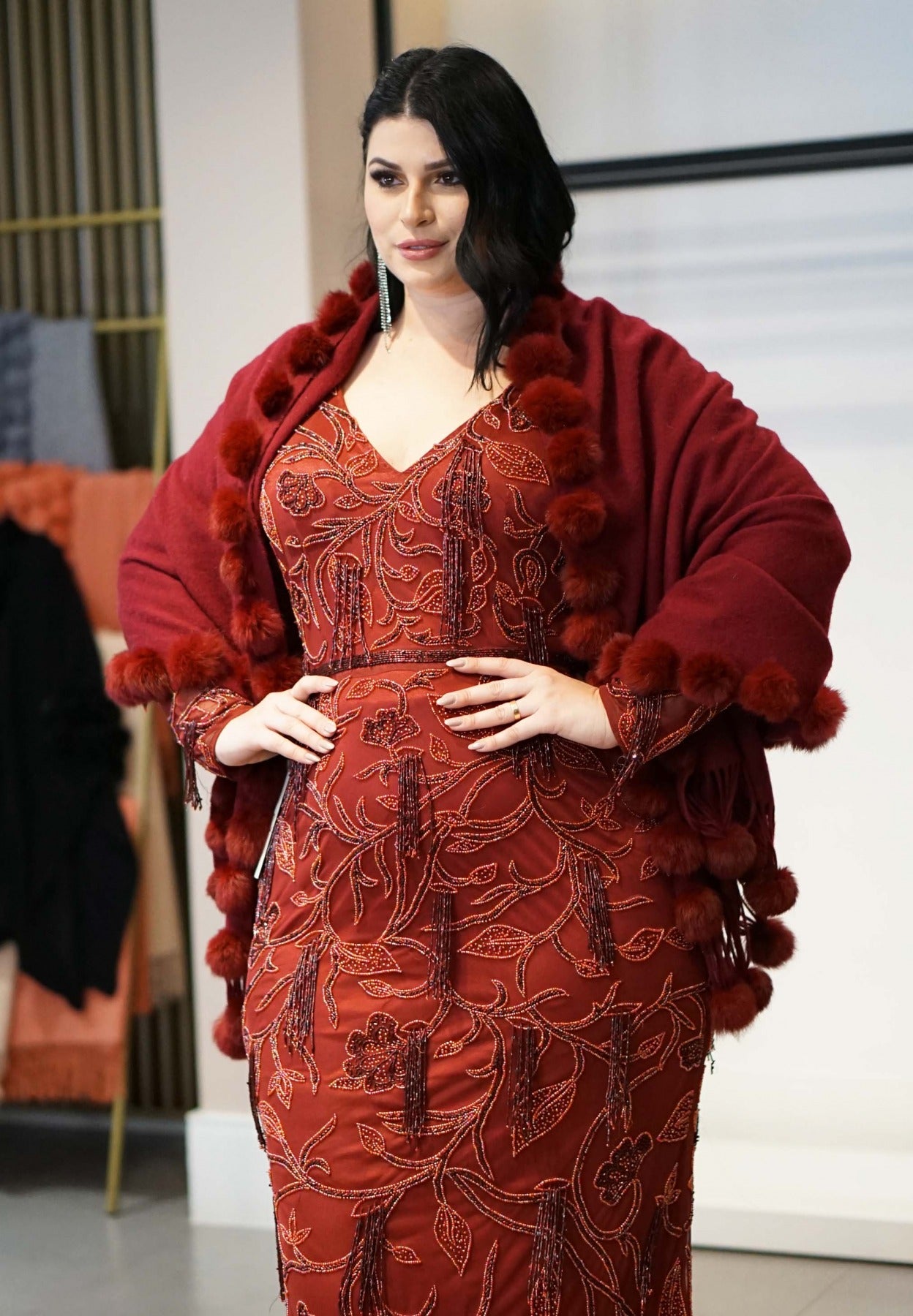 Estola De Cashmere Com Pompons Em Pele Concept