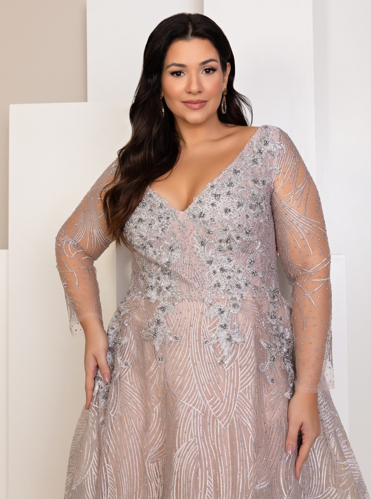 Vestido De Festa Longo Bordado Decote V Lara