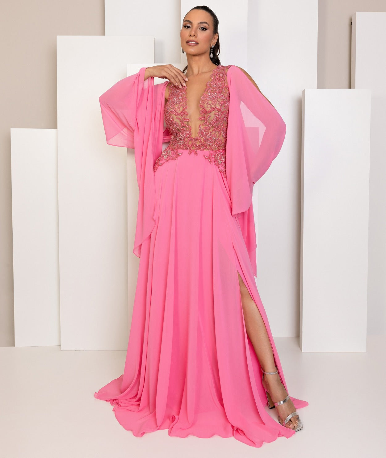 Vestido De Festa Longo Bordado Decote Fenda Elizabeth Marques