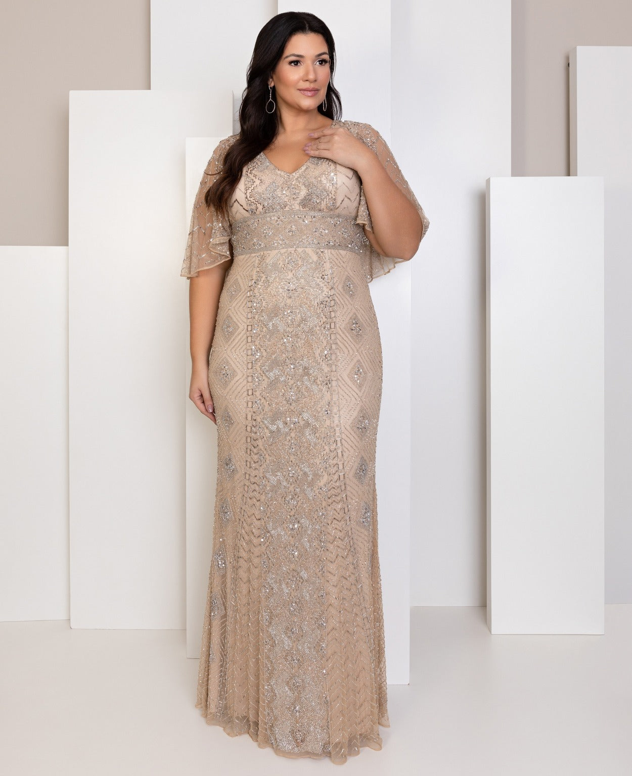 Vestido De Festa Longo Bordado Manga Godê Capa Lara