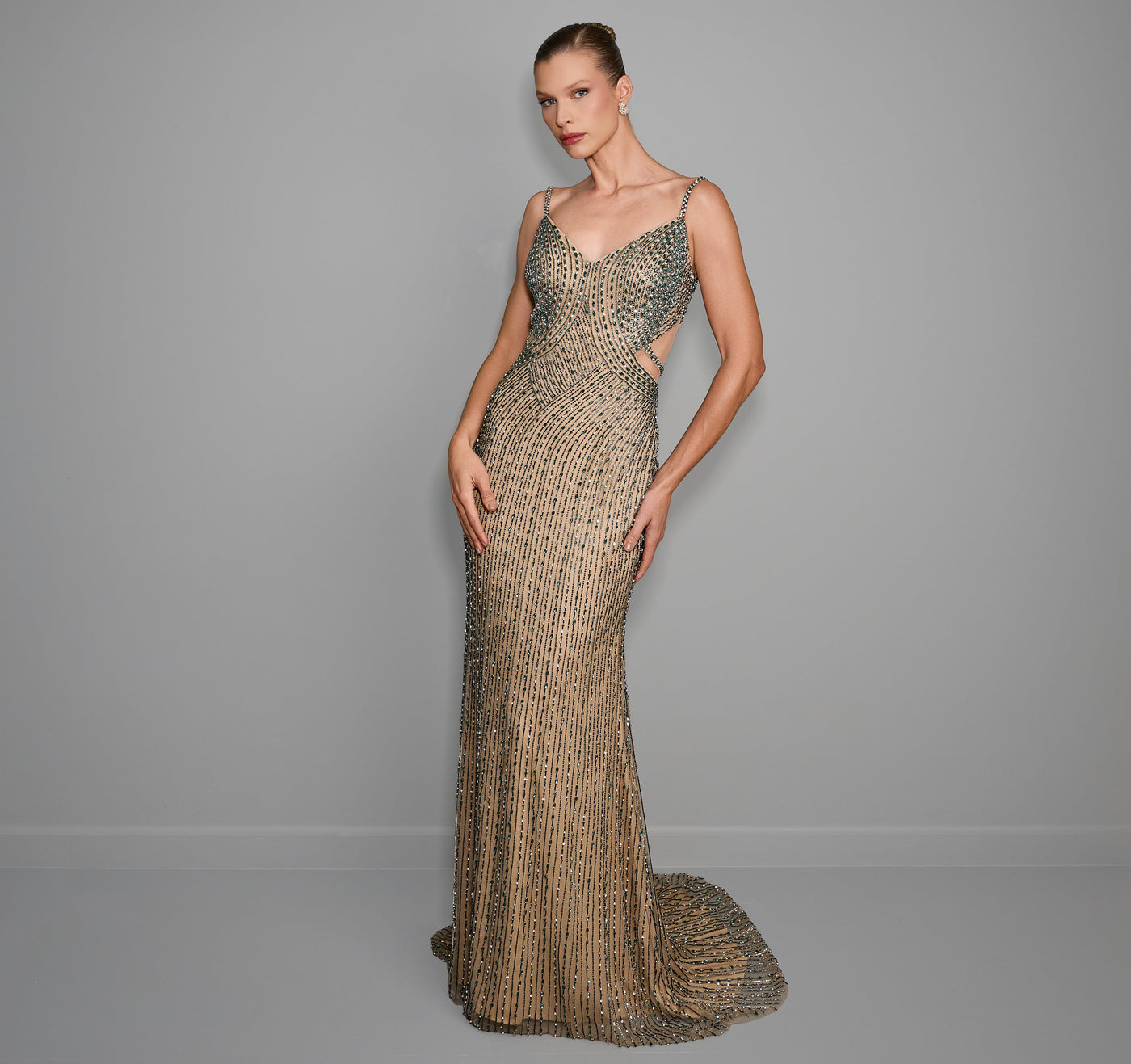Vestido Longo Bordado Chic and Holland