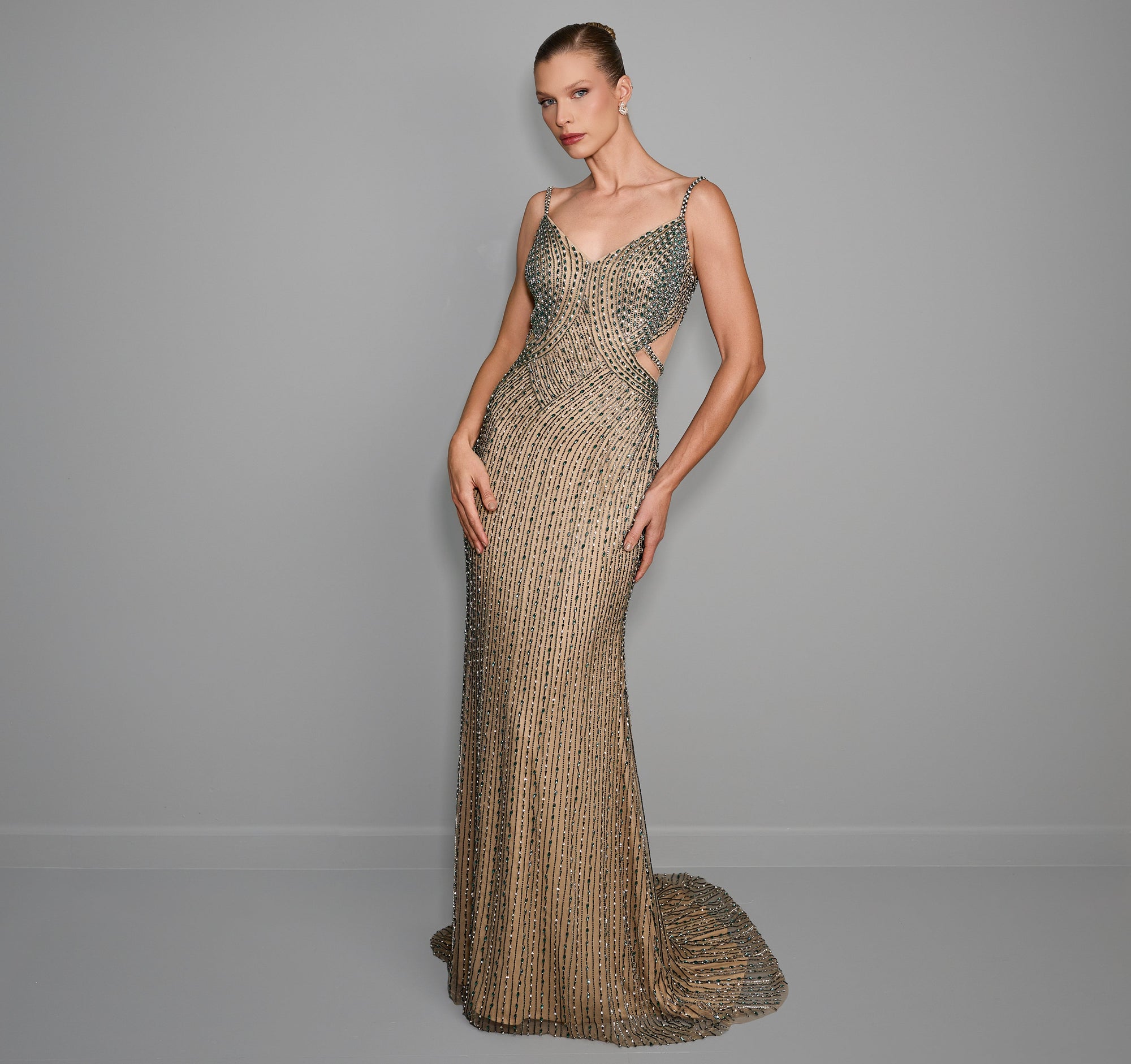 Vestido Longo Bordado Chic and Holland